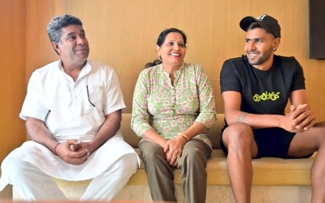 Harshit rana mon and dad image